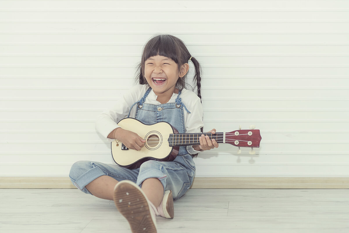 Learning the Ukulele Paul Effman Music Education